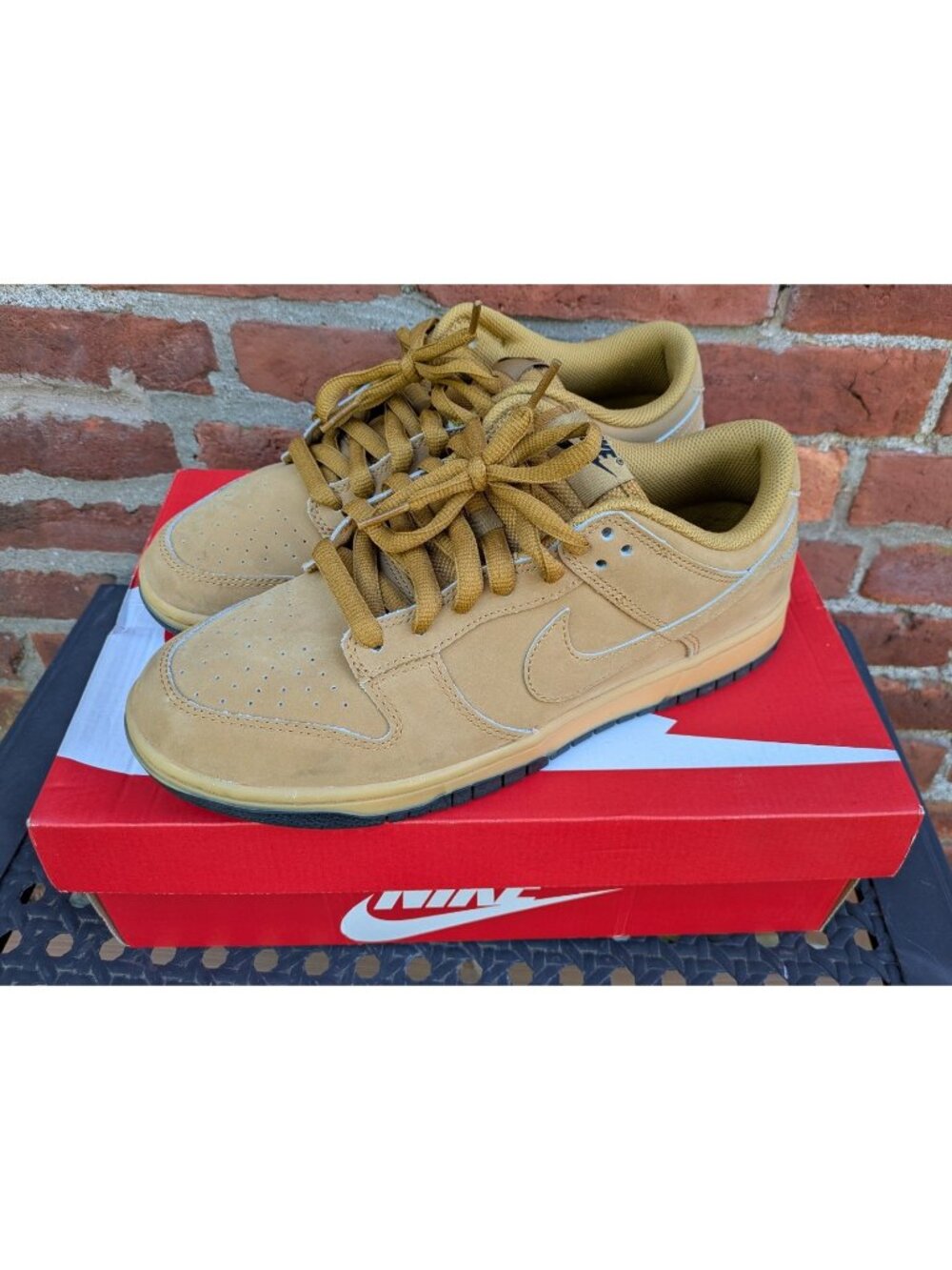 Nike Dunk Low Retro SE Wheat Color Men's 9.5 Sneakers